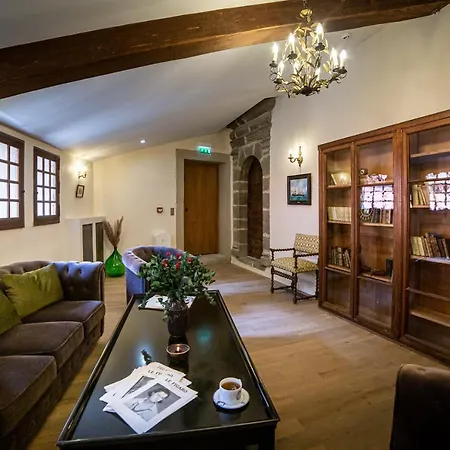 Chateau De Saint Vidal فندق 5*
