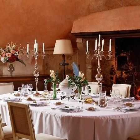 Chateau De Saint Vidal فندق 5*