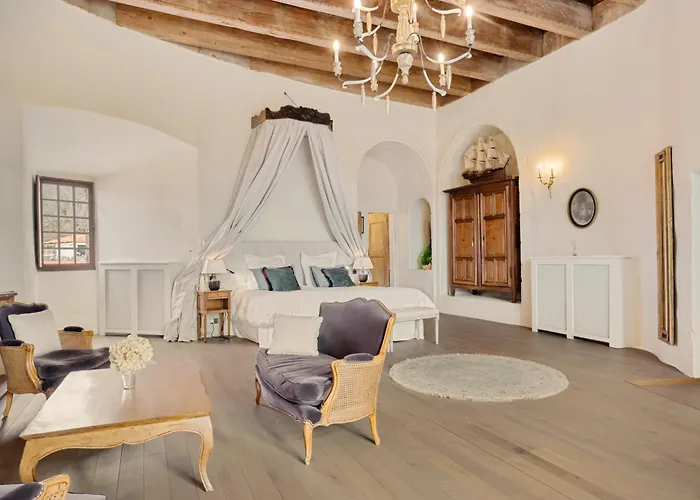 Hotell Chateau De Vidal